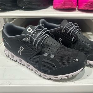 On cloud running shoes. Size 8.5 women’s. Black!